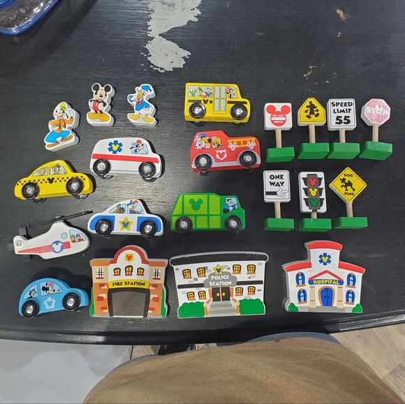 Disney Melissa and Doug Mickey Mouse Deluxe Wooden Vehicle Set - Picture 2 of 11